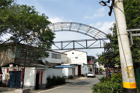 中兴世纪城西区小三室108简装修52万